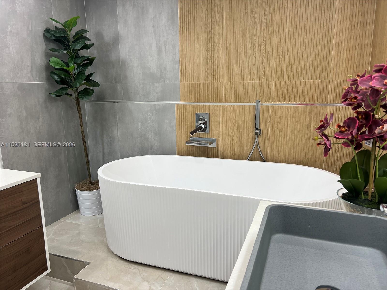 A11520181 Property Photo 6