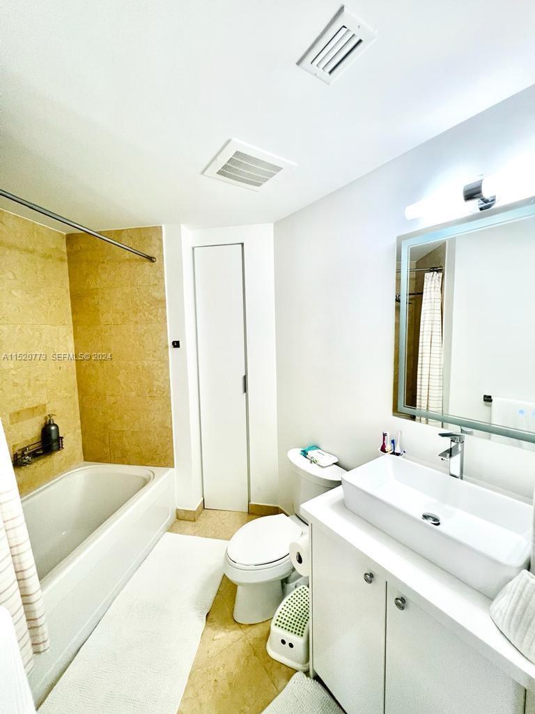 19900 E Country Club Drive Ph20 Property Photo 18
