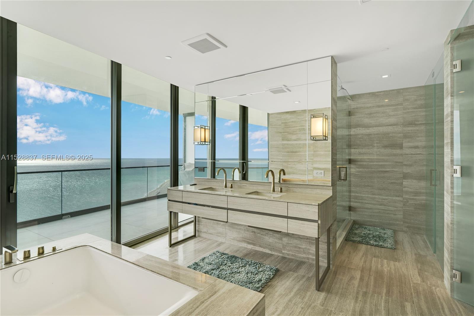 18975 Collins Avenue 2000 Property Photo 8
