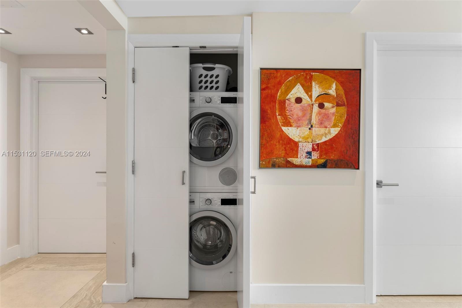 101 Ocean Drive 907 Property Photo 26