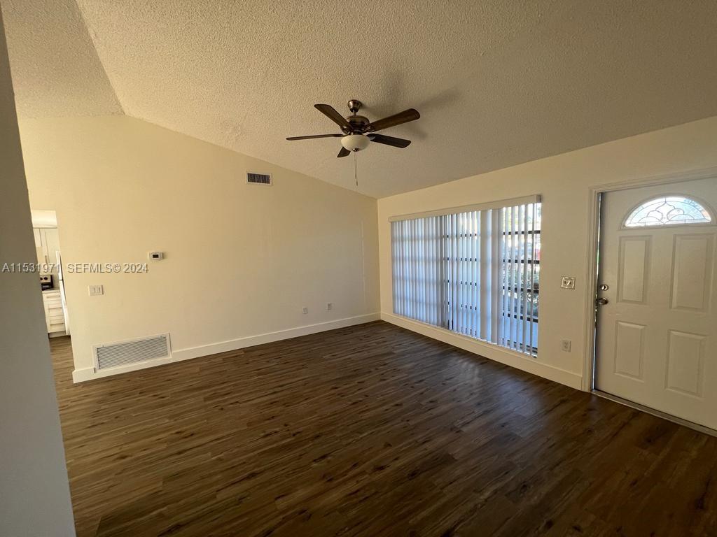 11520 Nw 31st Place Property Photo 4