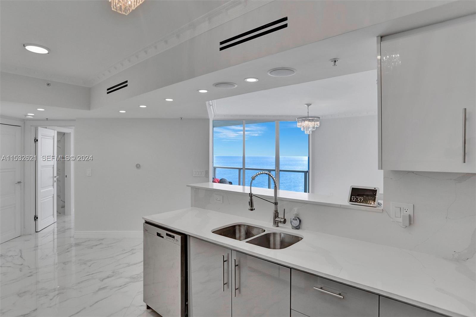 16699 Collins Avenue 2209 Property Photo 1