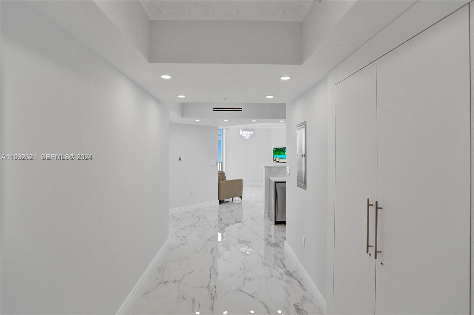 16699 Collins Avenue 2209 Property Photo 2