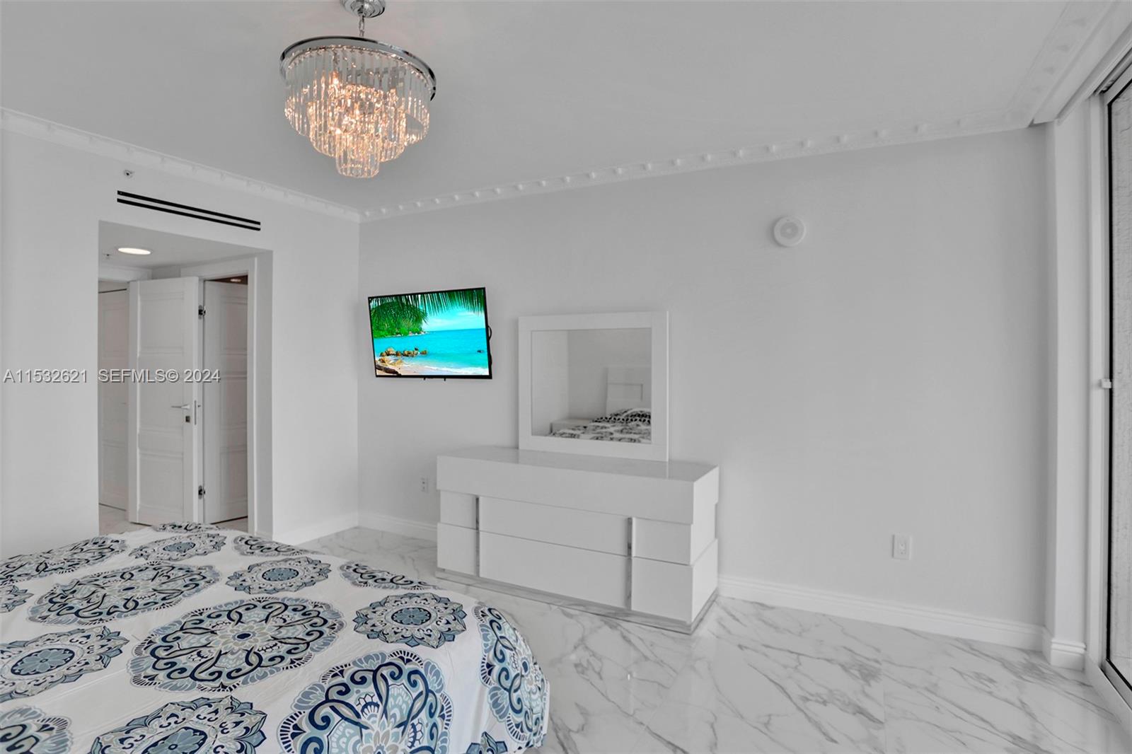 16699 Collins Avenue 2209 Property Photo 18