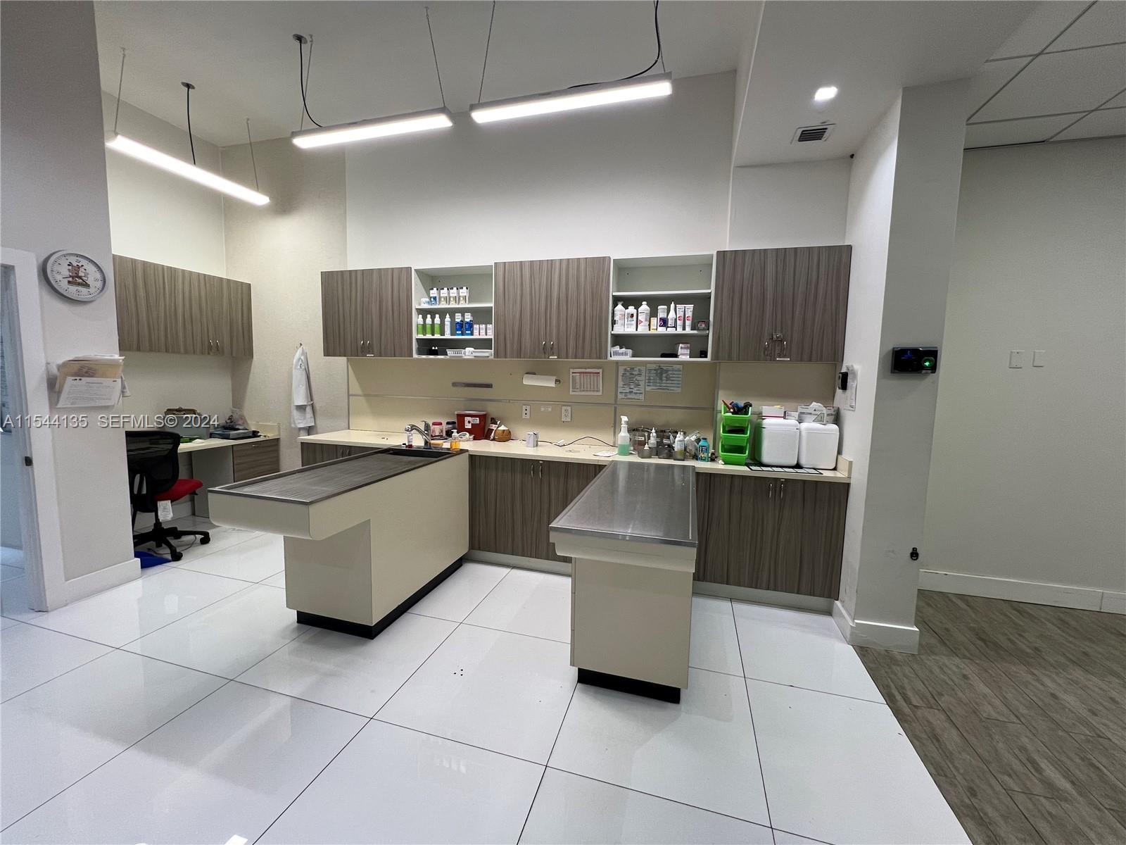 A11544135 Property Photo 6