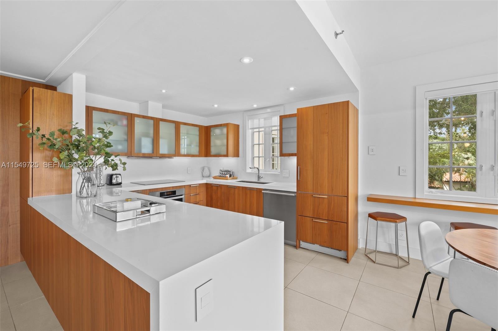 19127 Fisher Island Drive 19127 Property Photo 13