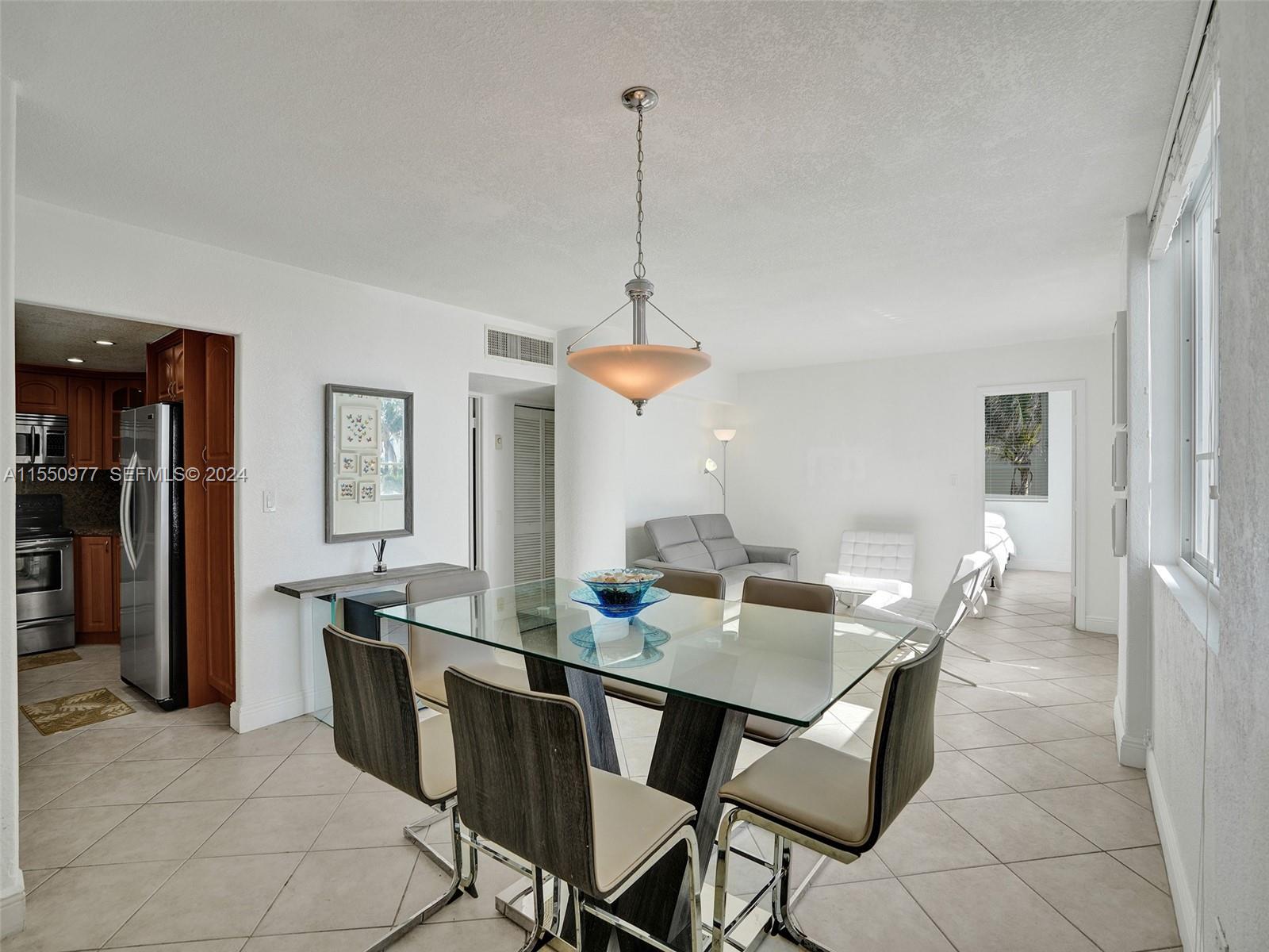 5005 Collins Avenue 725 Property Photo 6