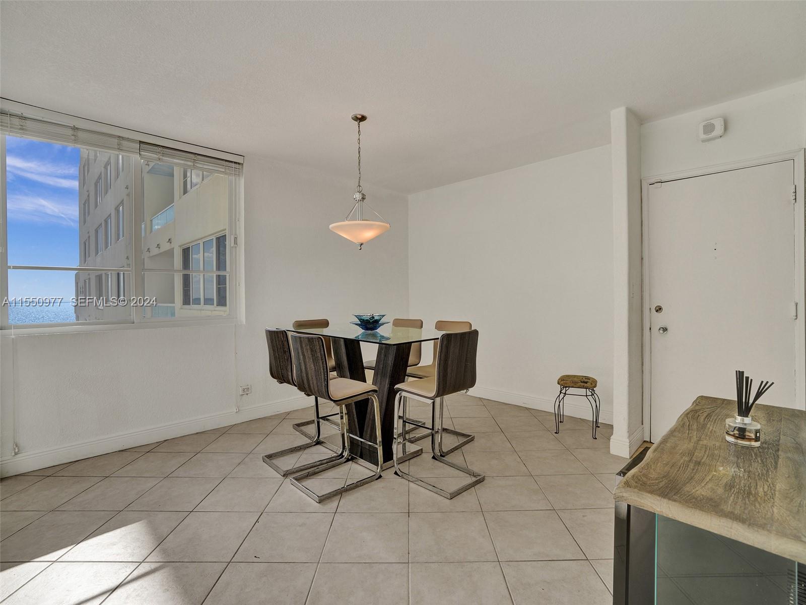 5005 Collins Avenue 725 Property Photo 10