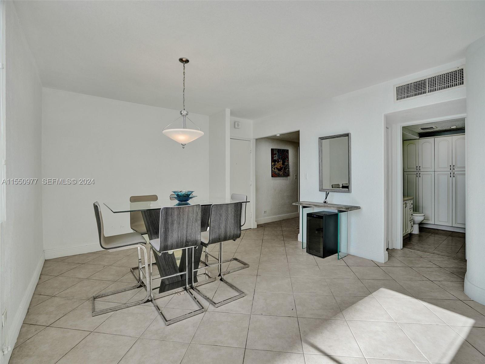 5005 Collins Avenue 725 Property Photo 11