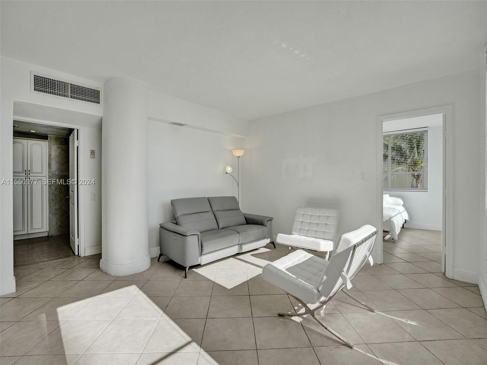 5005 Collins Avenue 725 Property Photo 12