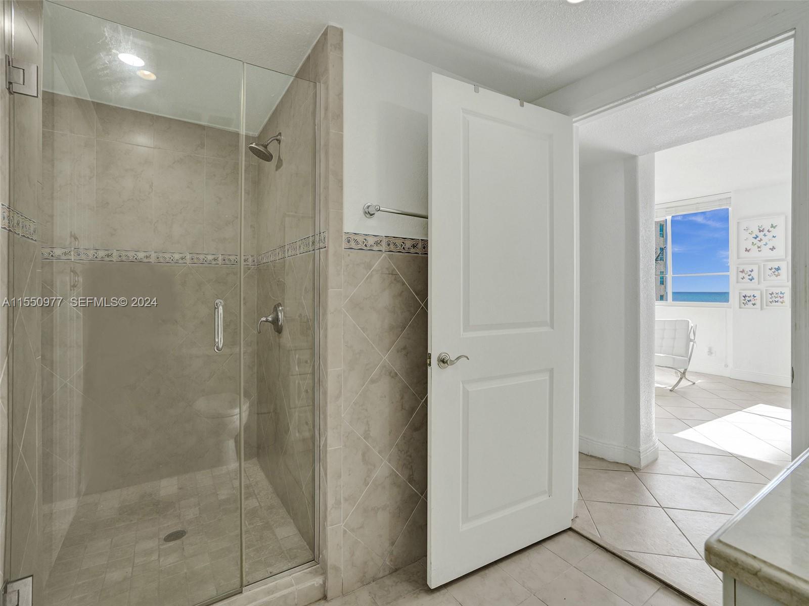 5005 Collins Avenue 725 Property Photo 18