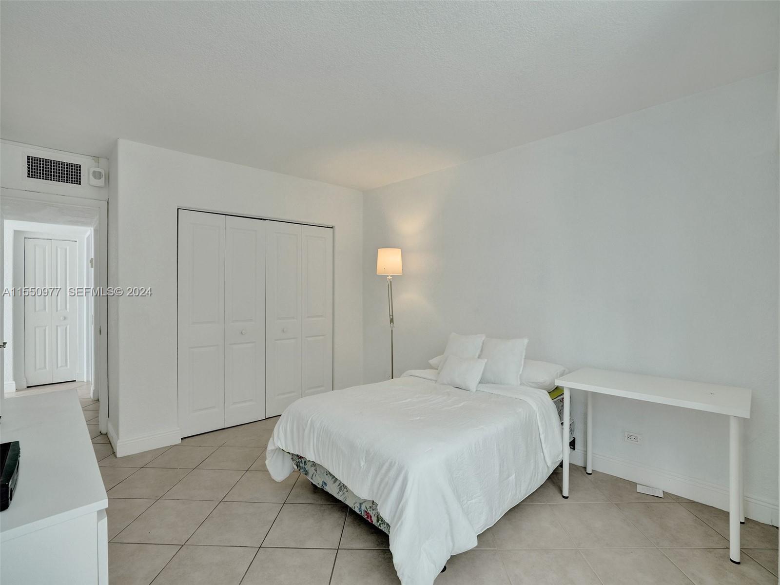 5005 Collins Avenue 725 Property Photo 22