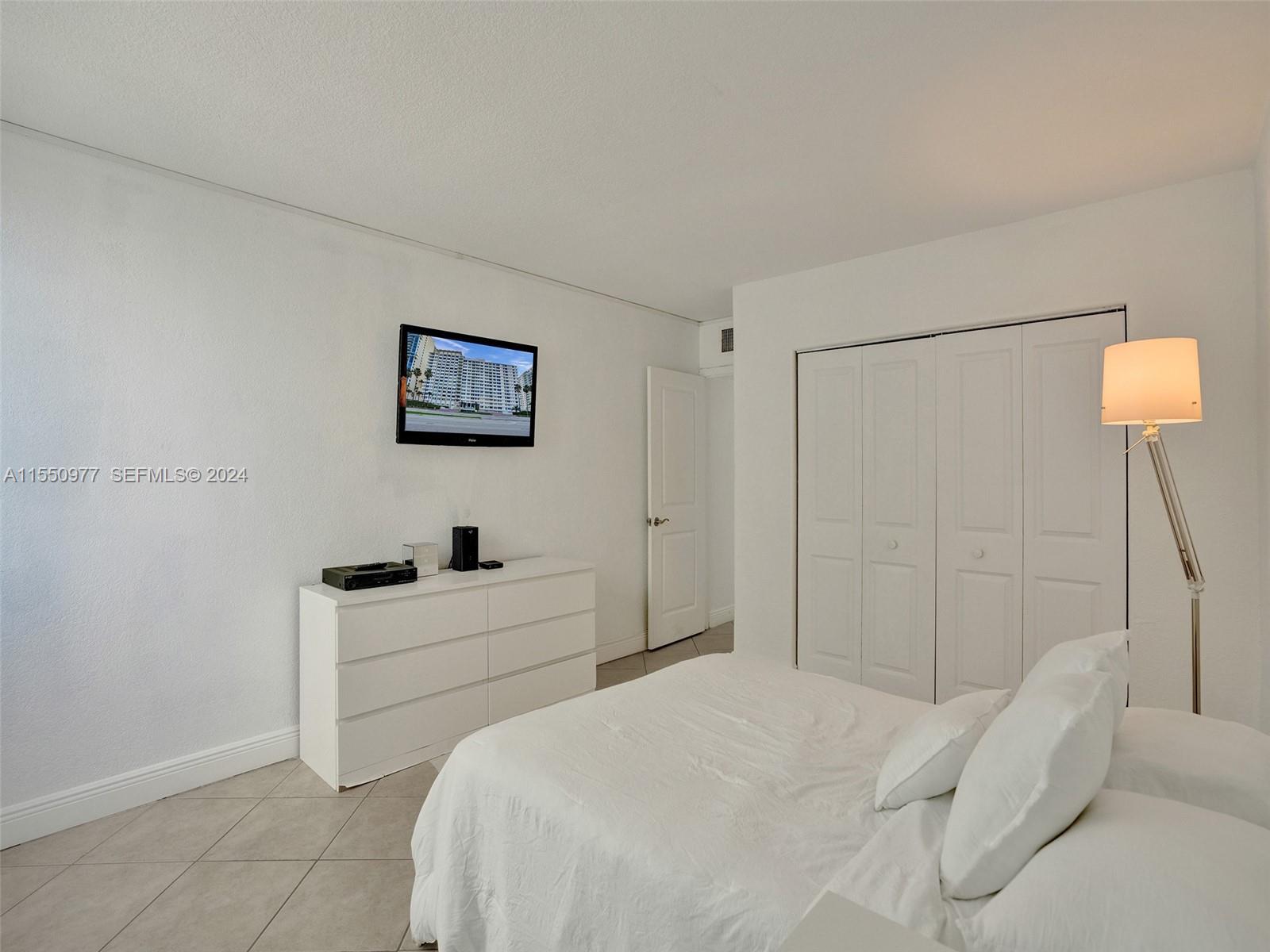 5005 Collins Avenue 725 Property Photo 23