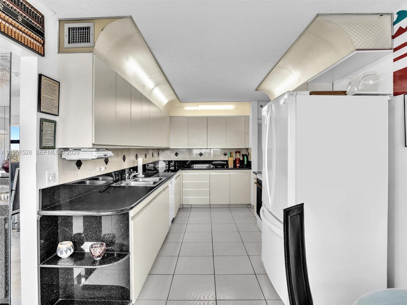 1201 S Ocean Drive 1112n Property Photo 23