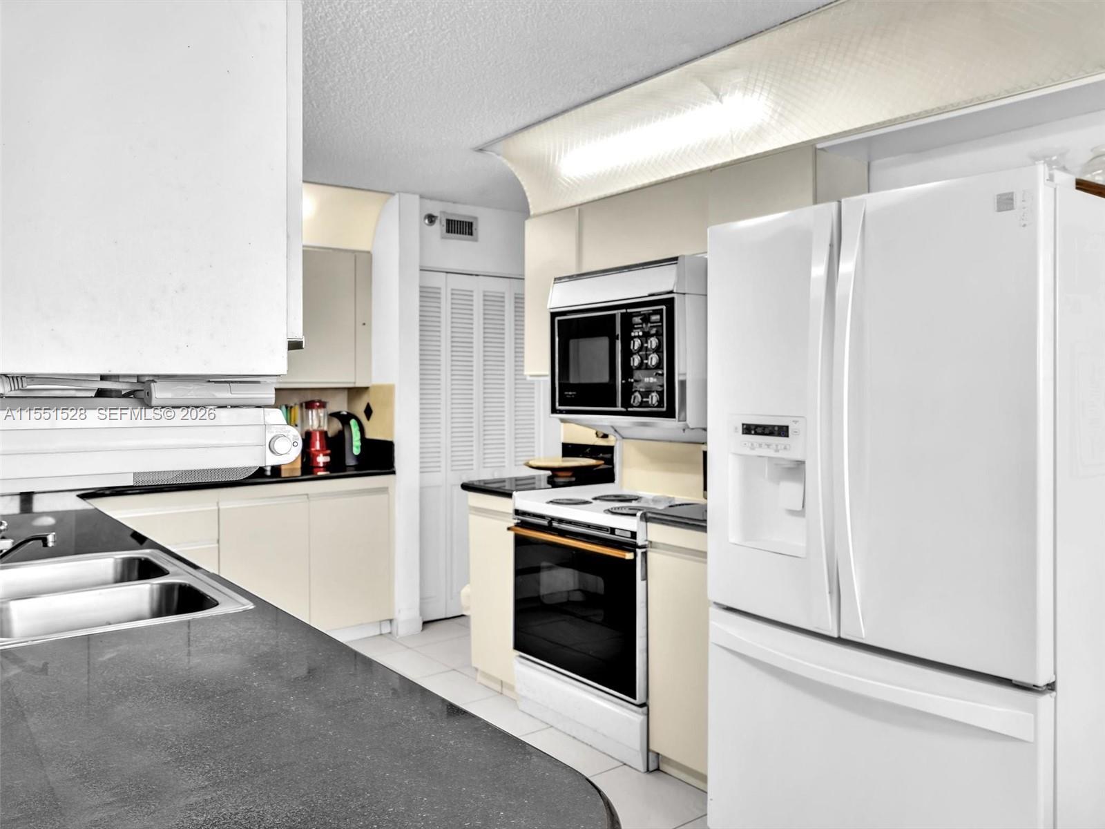 1201 S Ocean Drive 1112n Property Photo 25