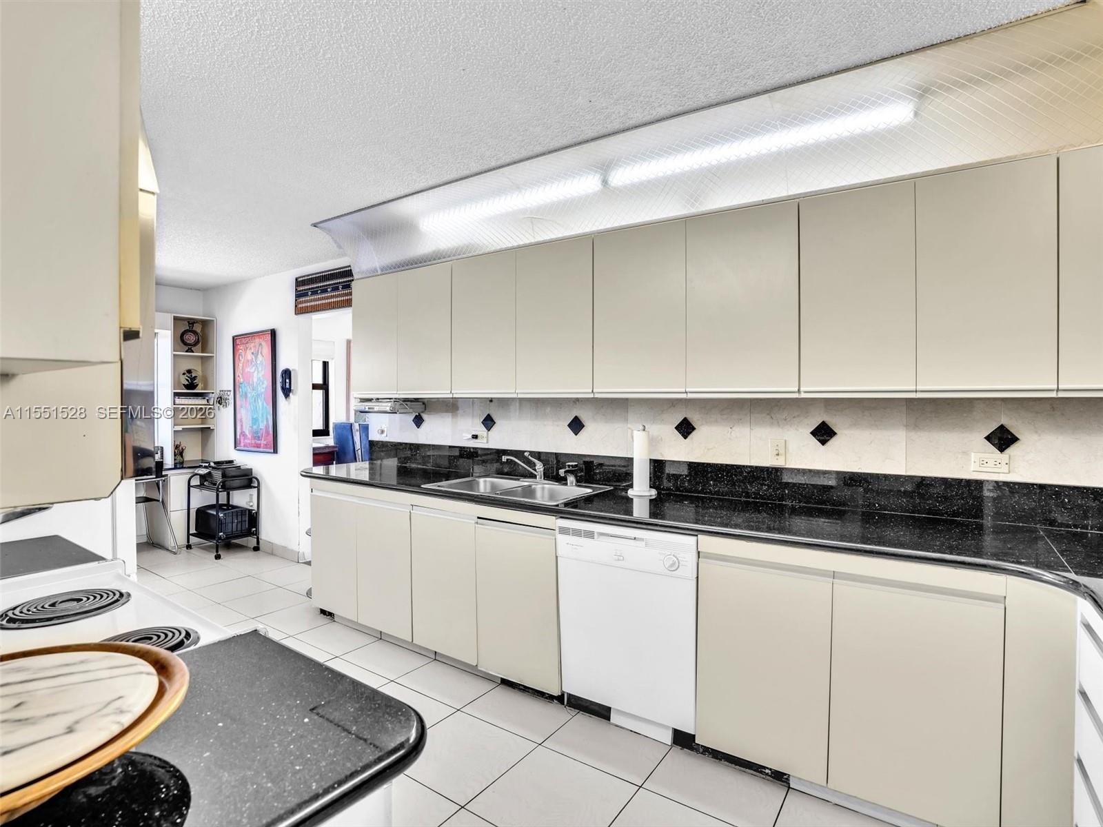 1201 S Ocean Drive 1112n Property Photo 27