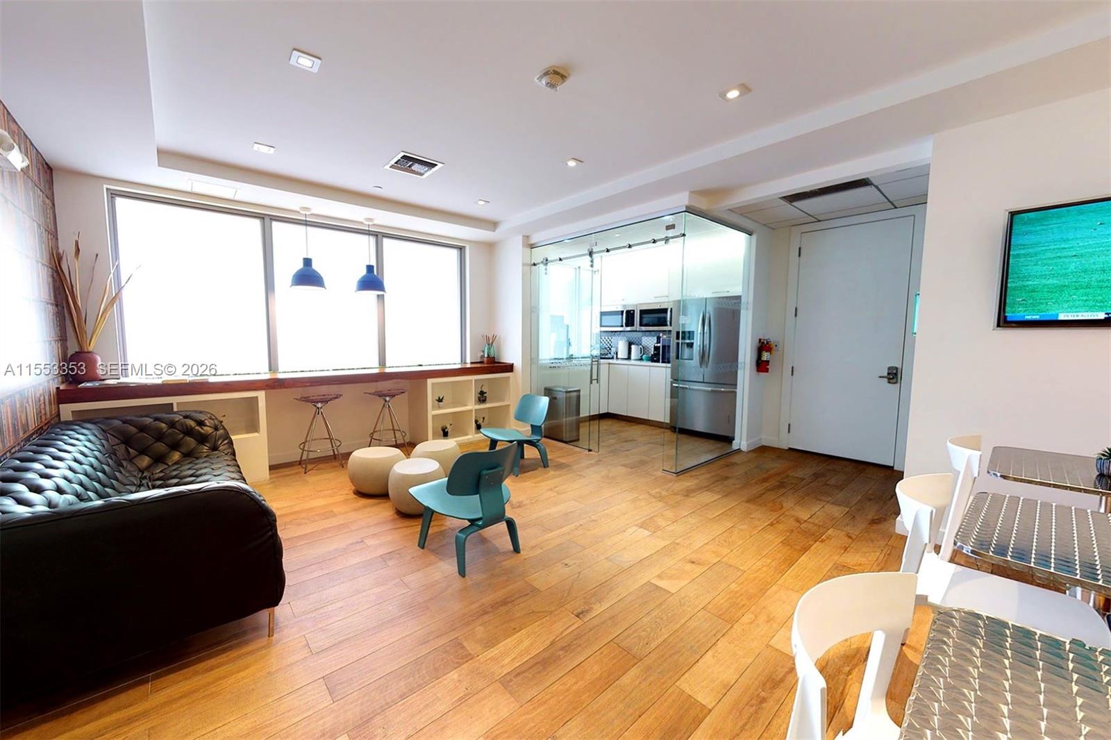 A11553353 Property Photo 7