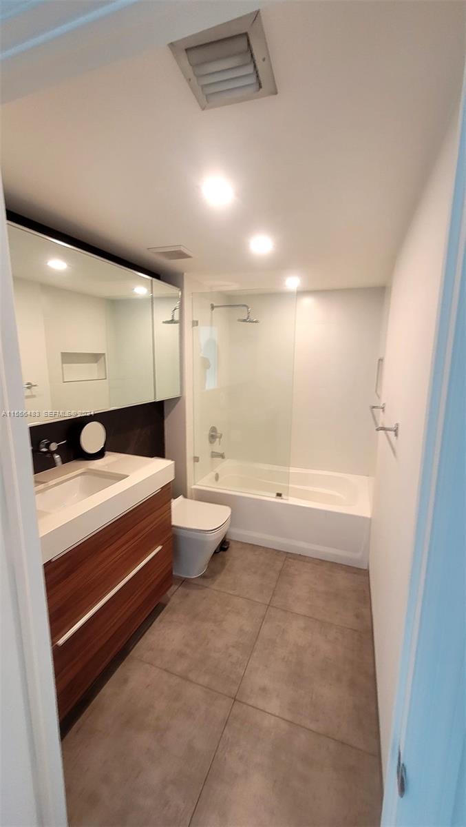 1155 Brickell Bay Drive 2805 Property Photo 2