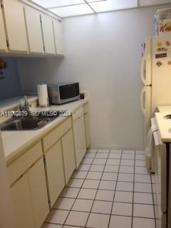 8160 Geneva Court 206 Property Photo 2