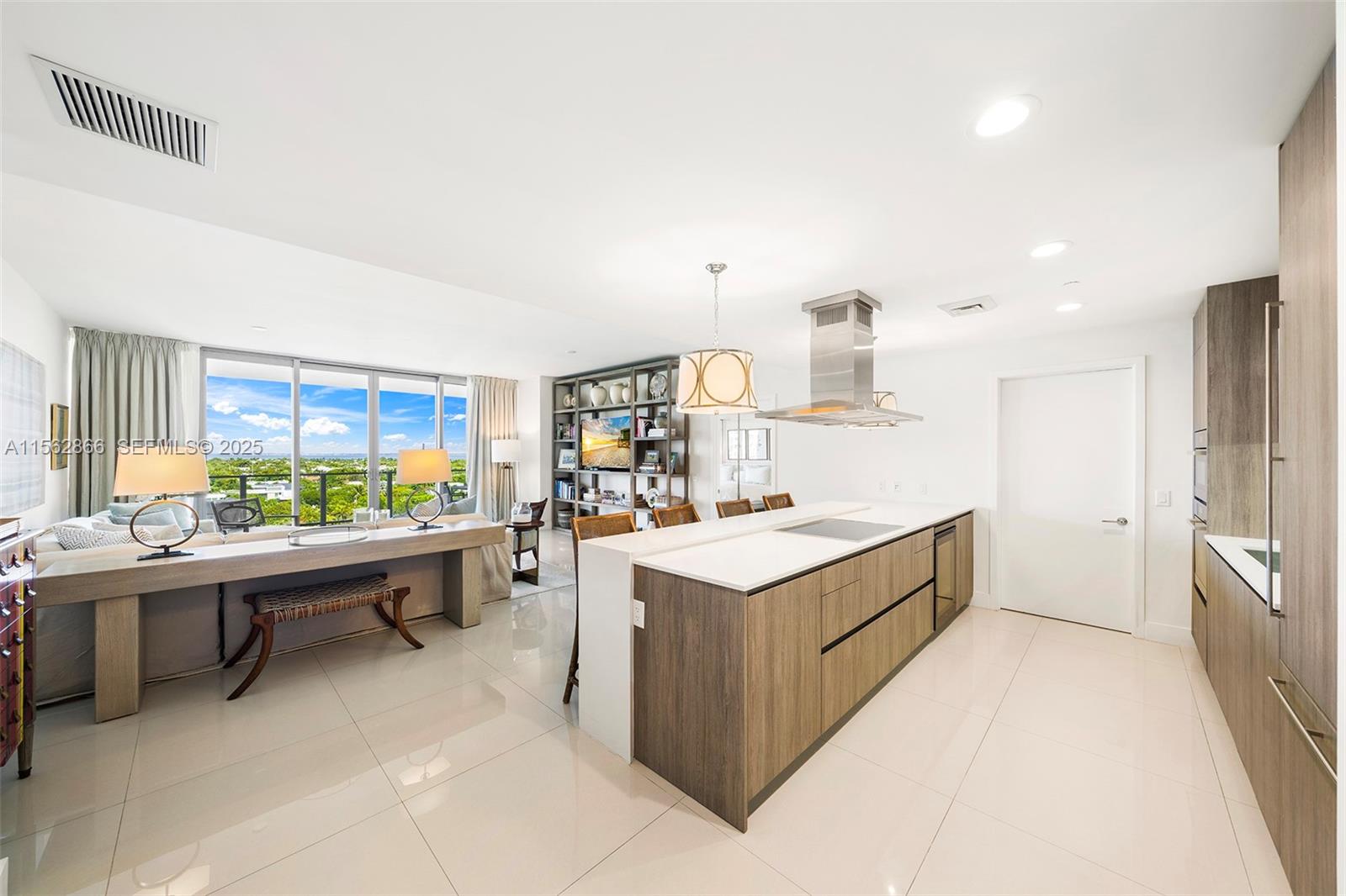360 Ocean Drive 905s Property Photo 5