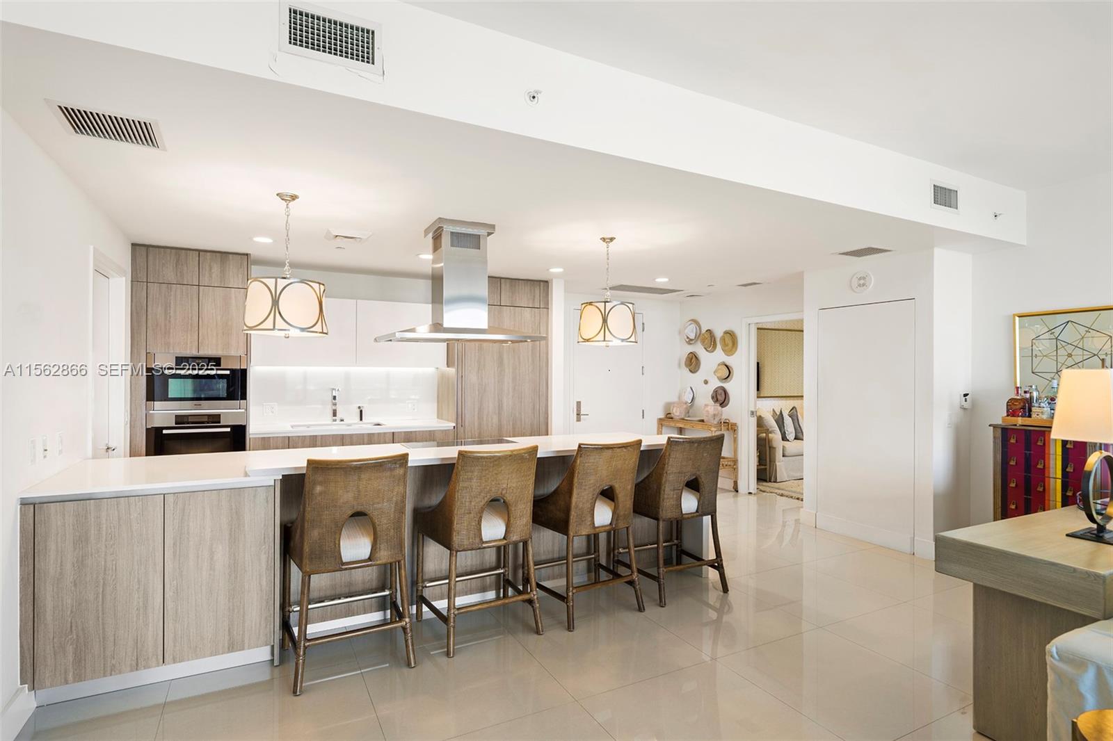 360 Ocean Drive 905s Property Photo 8