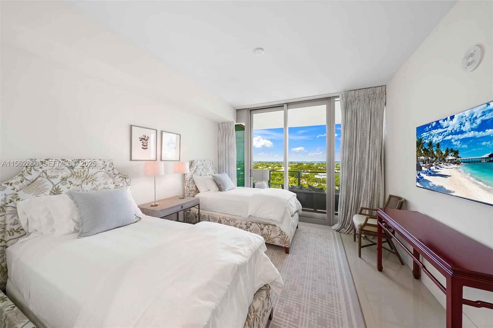 360 Ocean Drive 905s Property Photo 17