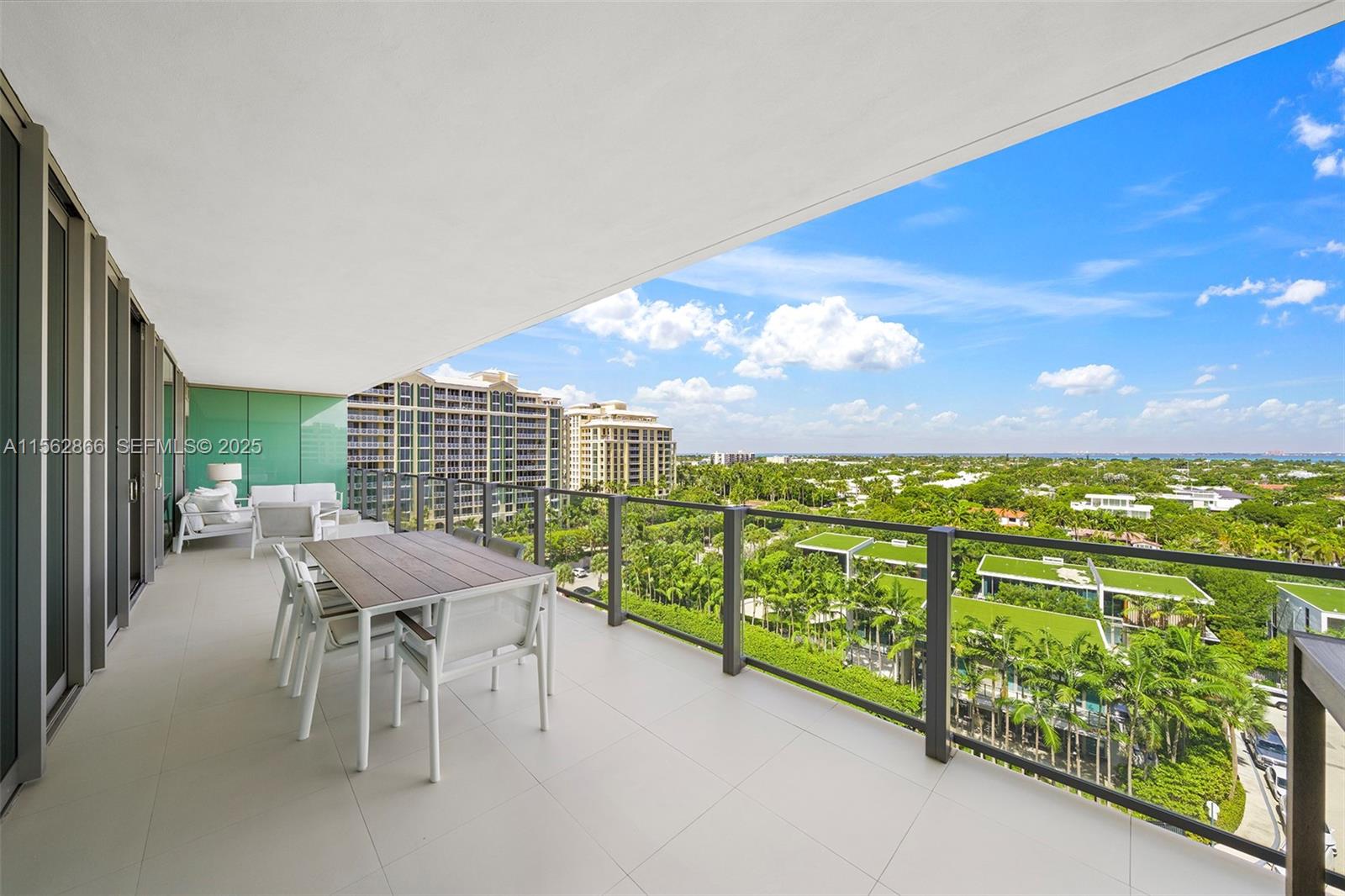 360 Ocean Drive 905s Property Photo 27
