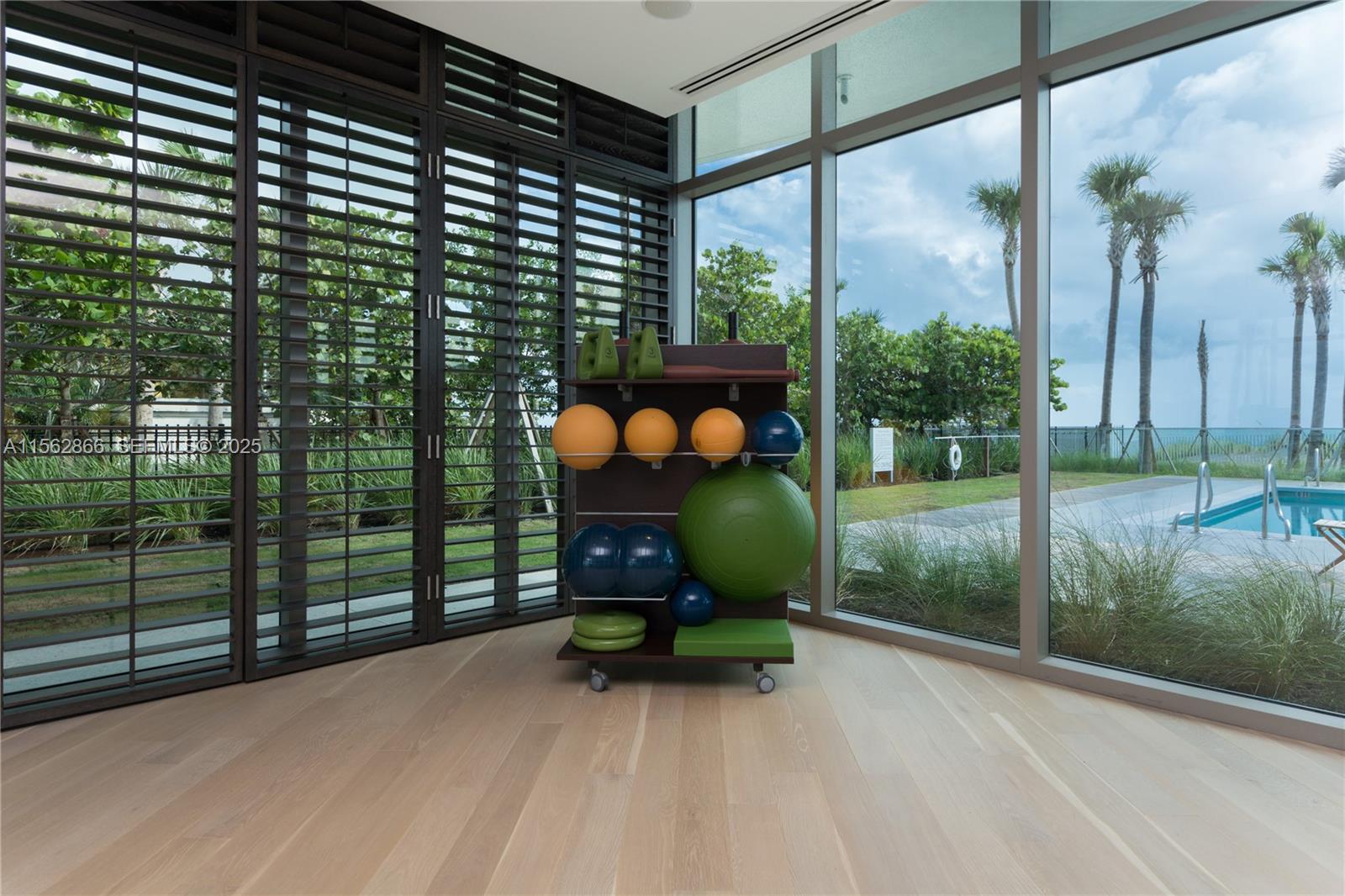 360 Ocean Drive 905s Property Photo 43