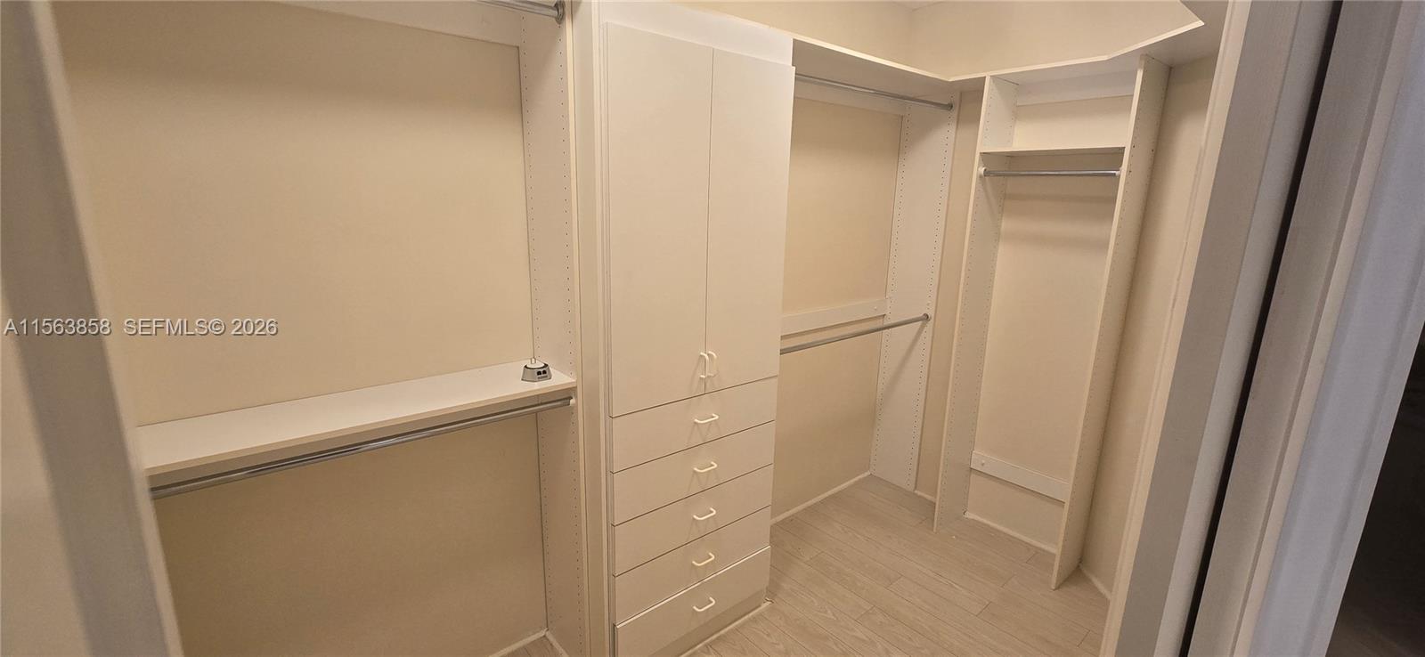 21205 Yacht Club Drive Ph09 Property Photo 28