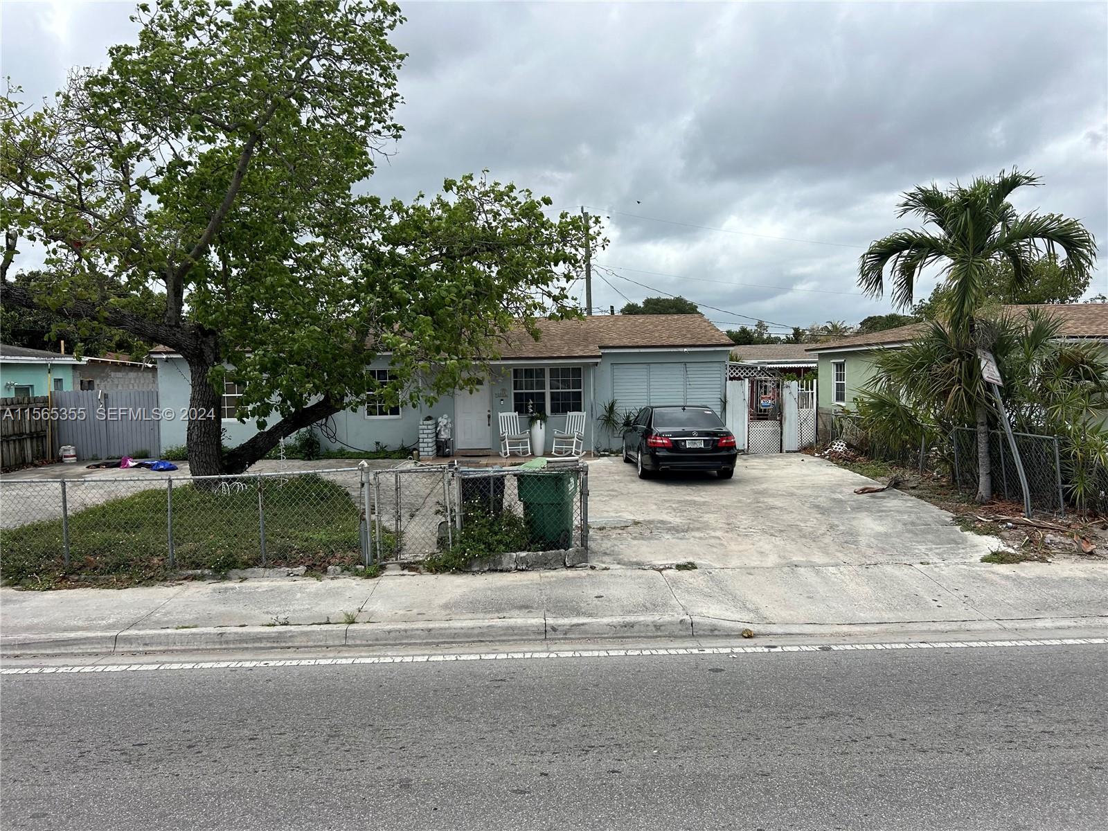 9030 NW 32nd Avenue Property Photo 1
