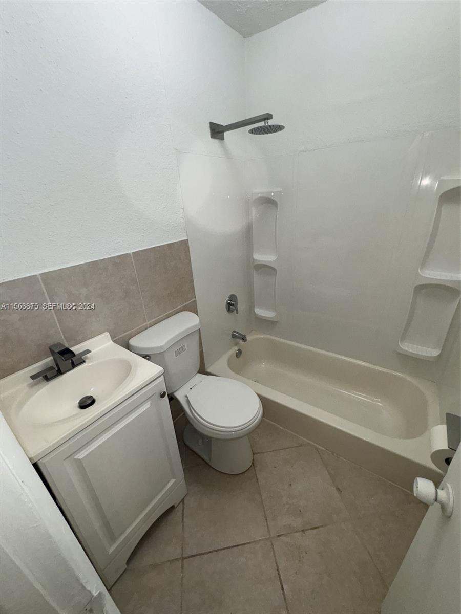 2255 Nw 63rd Street Property Photo 6