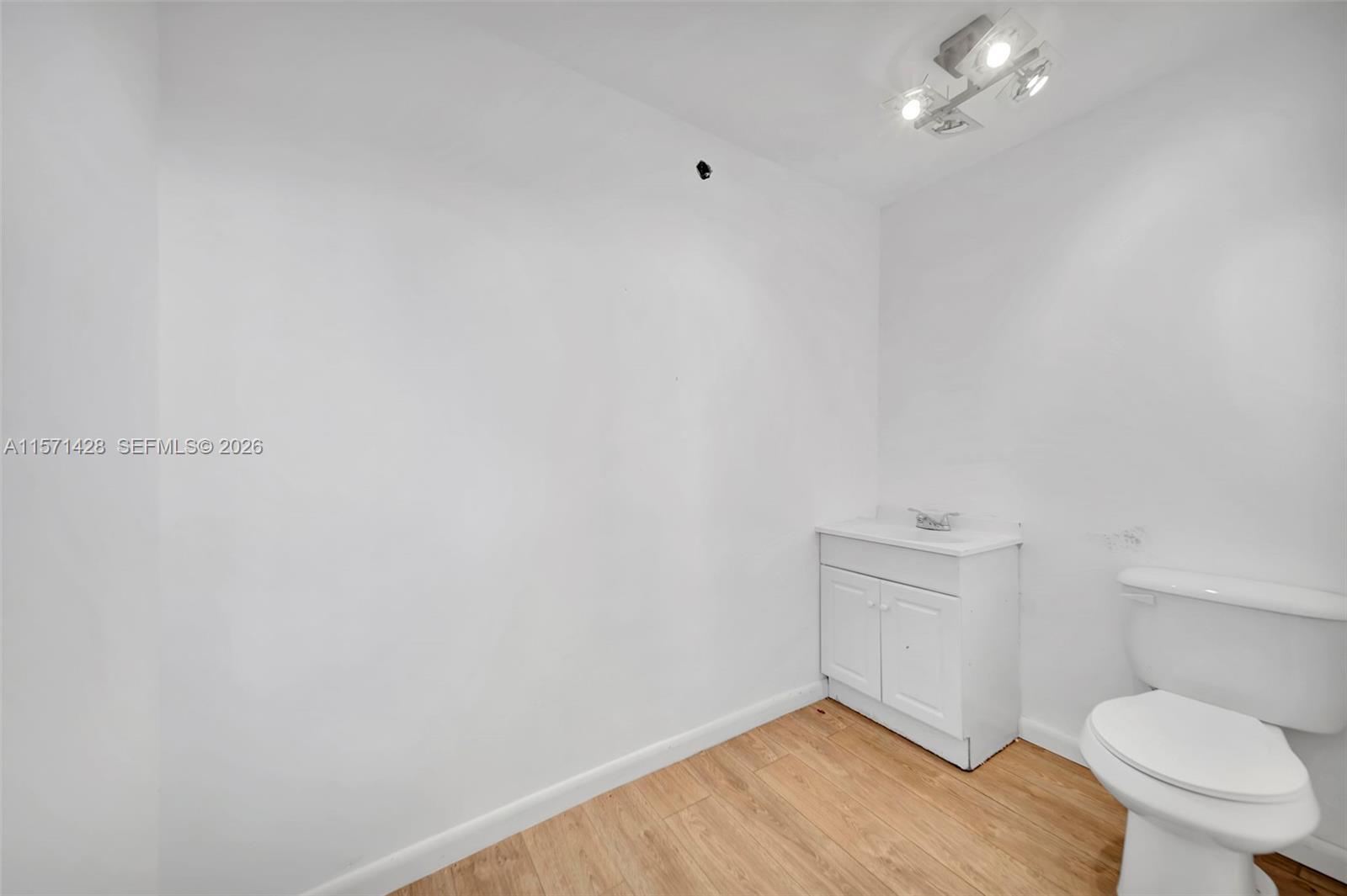 67 Nw 166th Street Property Photo 15