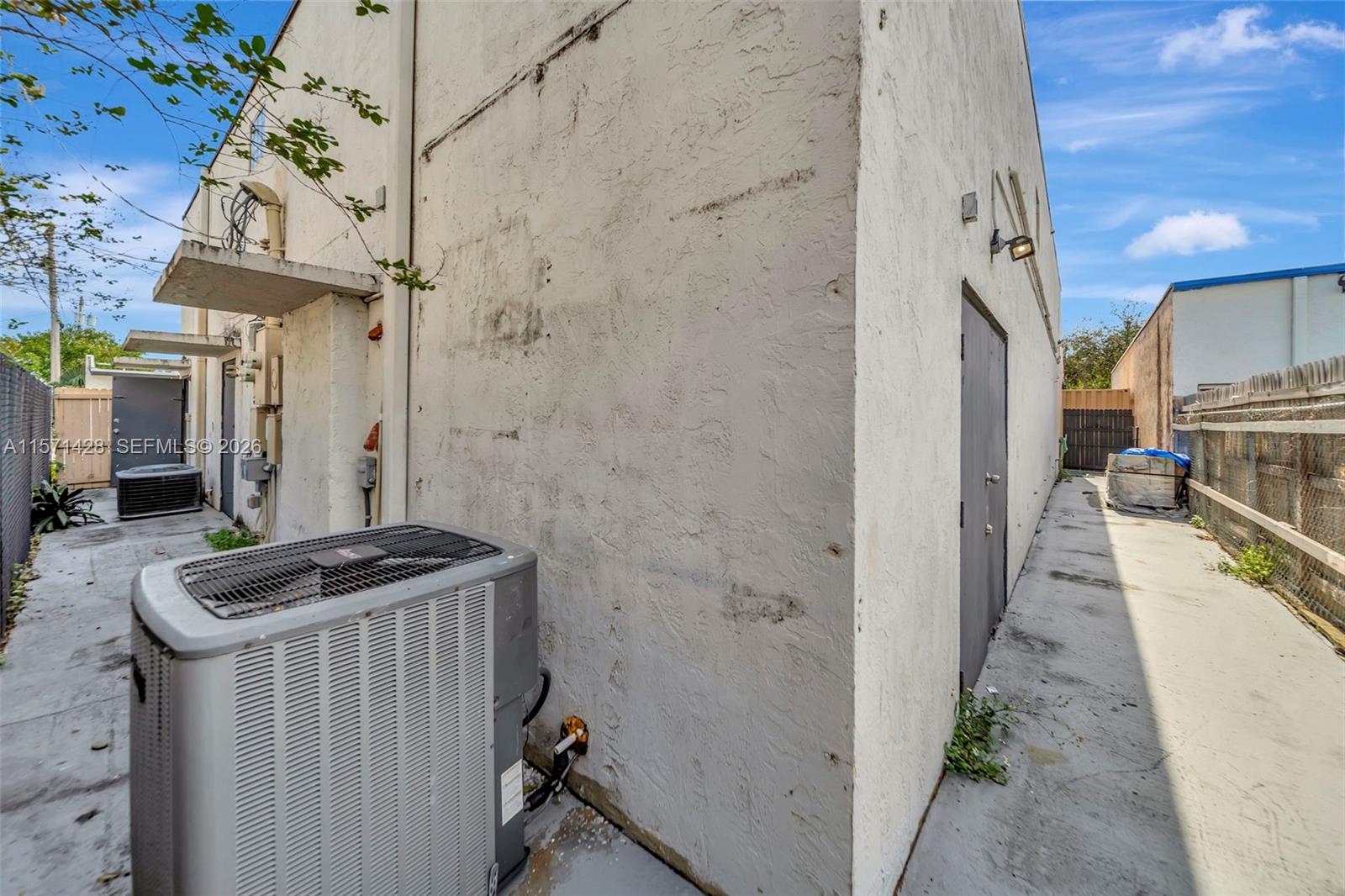 67 Nw 166th Street Property Photo 30