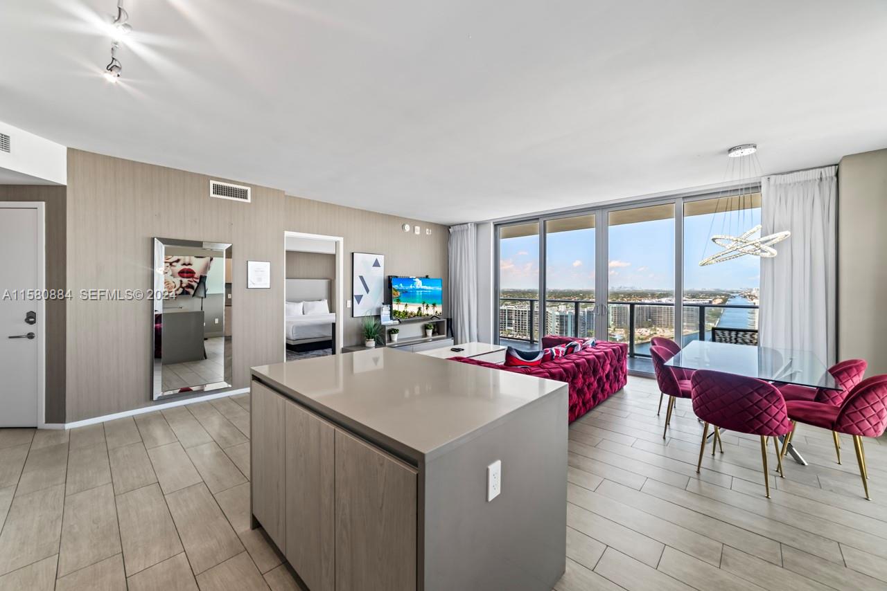 4010 S Ocean Drive R1601 Property Photo 8