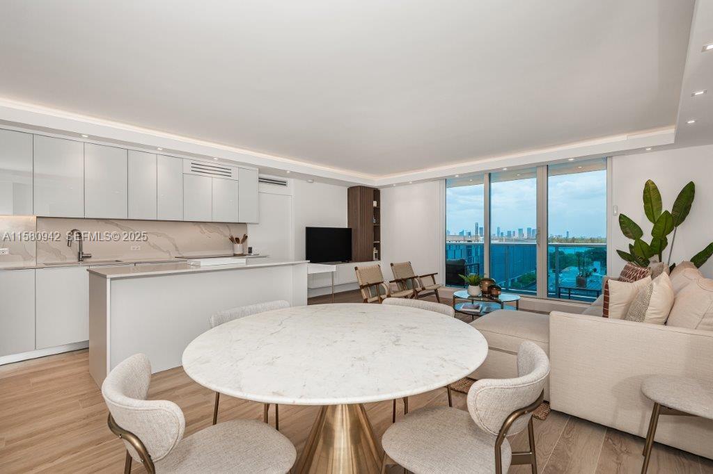 2301 Collins Avenue 837 Property Photo 1