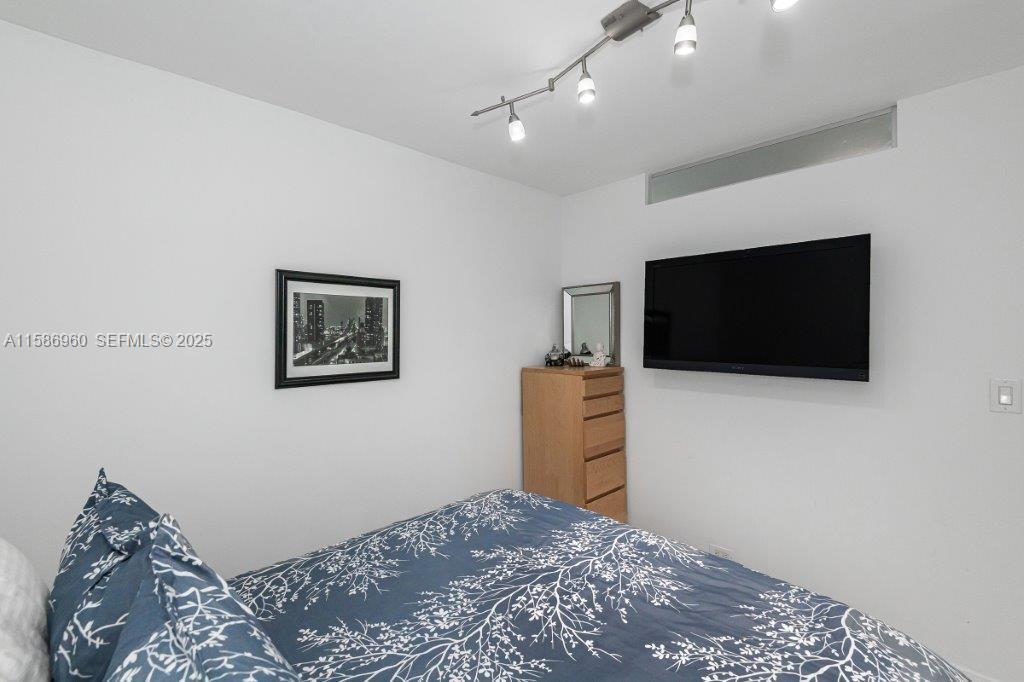 2301 Collins Avenue 1111 Property Photo 20
