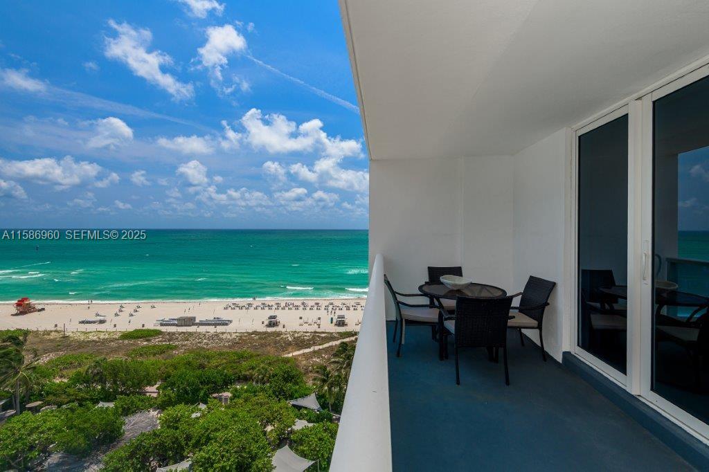 2301 Collins Avenue 1111 Property Photo 24