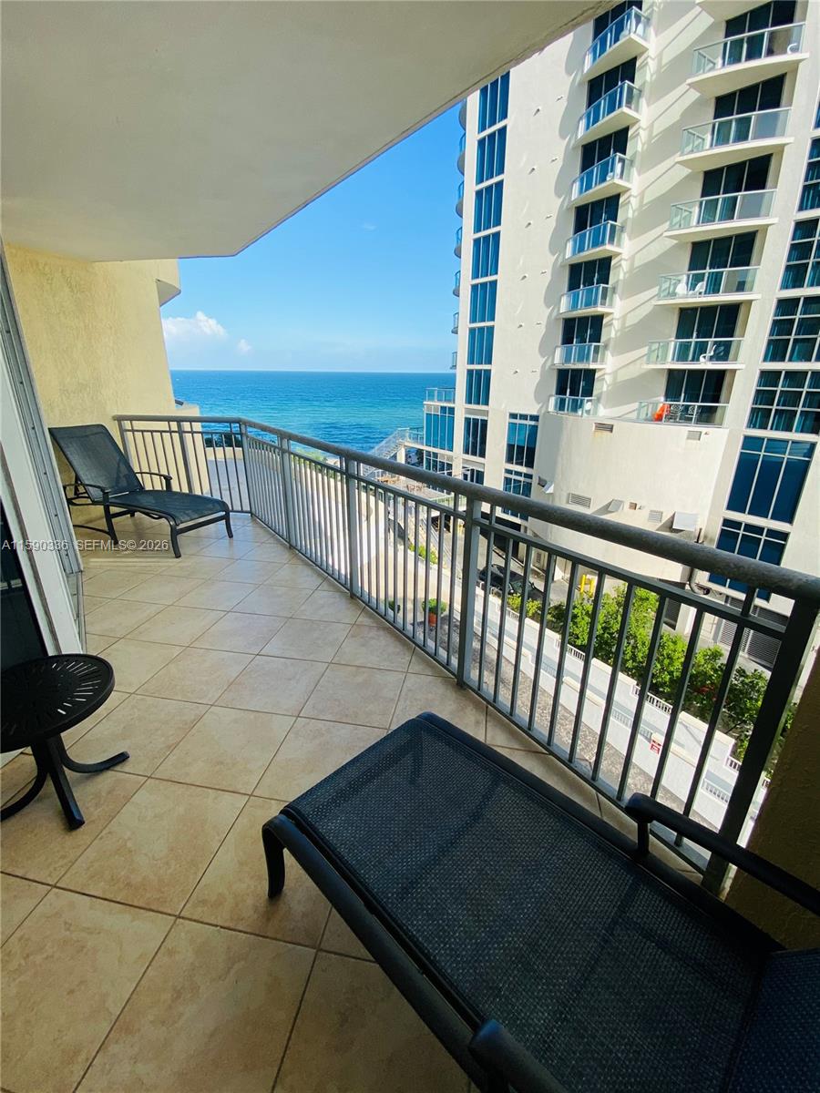 17375 Collins Avenue 705 Property Photo 4