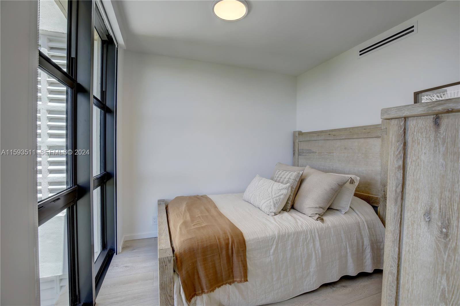 1121 Crandon Boulevard D1201 Property Photo 15