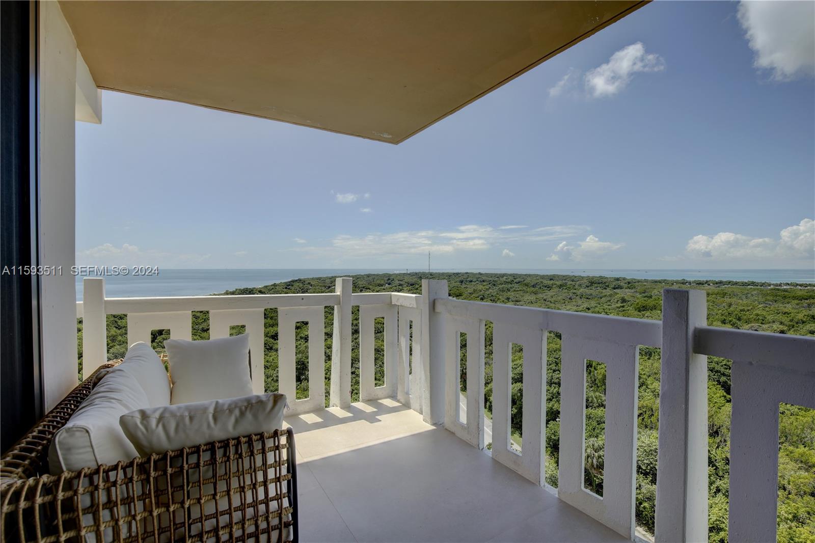 1121 Crandon Boulevard D1201 Property Photo 18