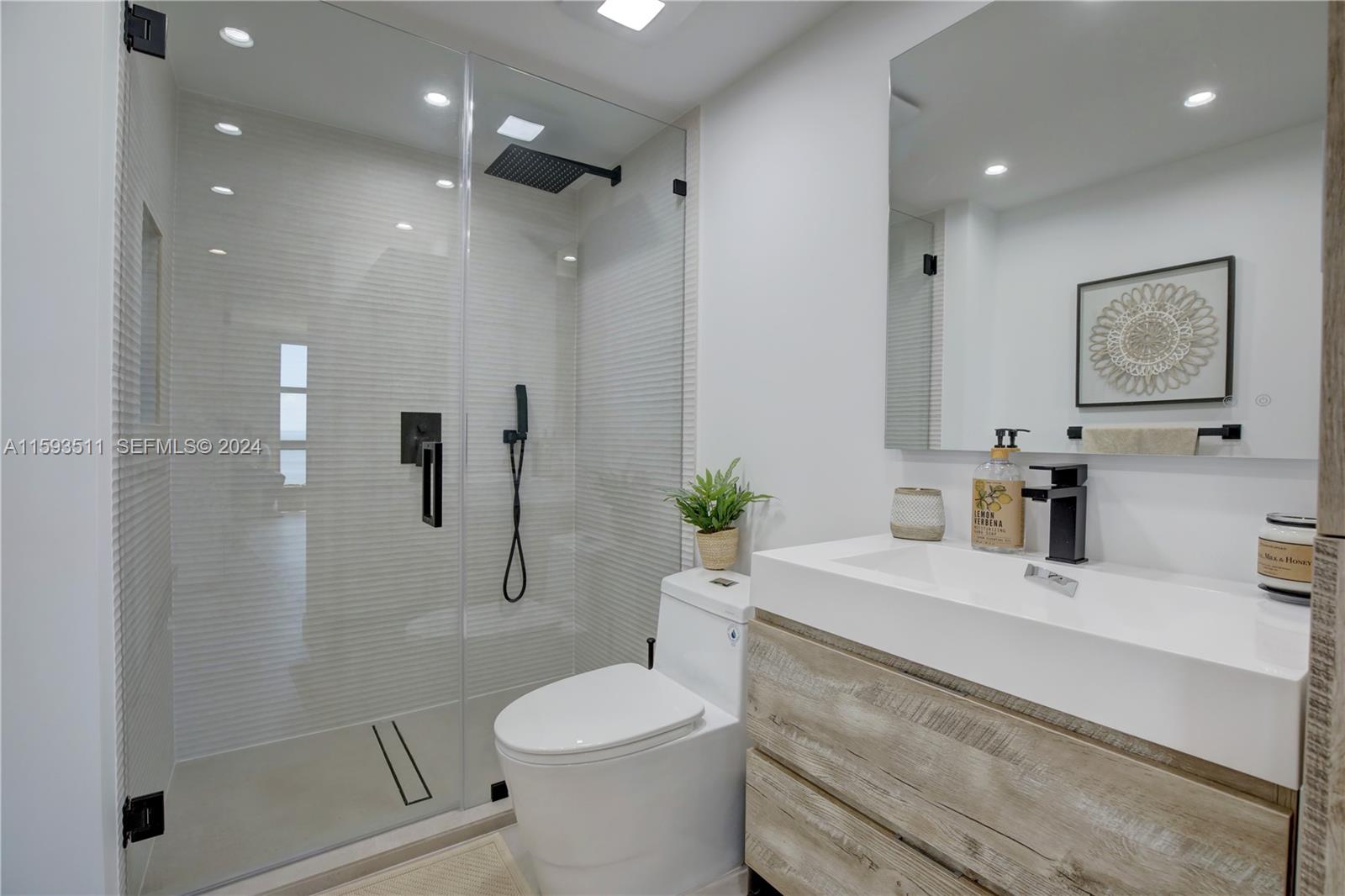 1121 Crandon Boulevard D1201 Property Photo 26