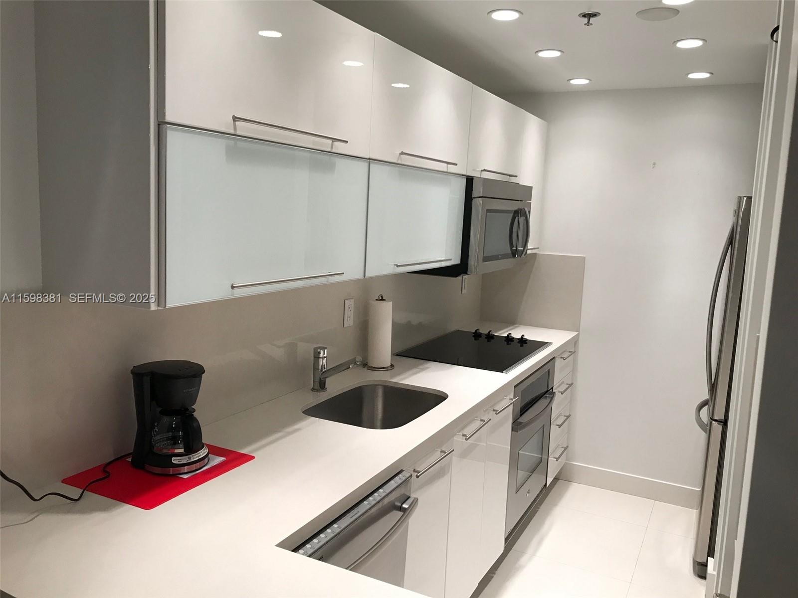 100 Lincoln Road 808 Property Photo 7