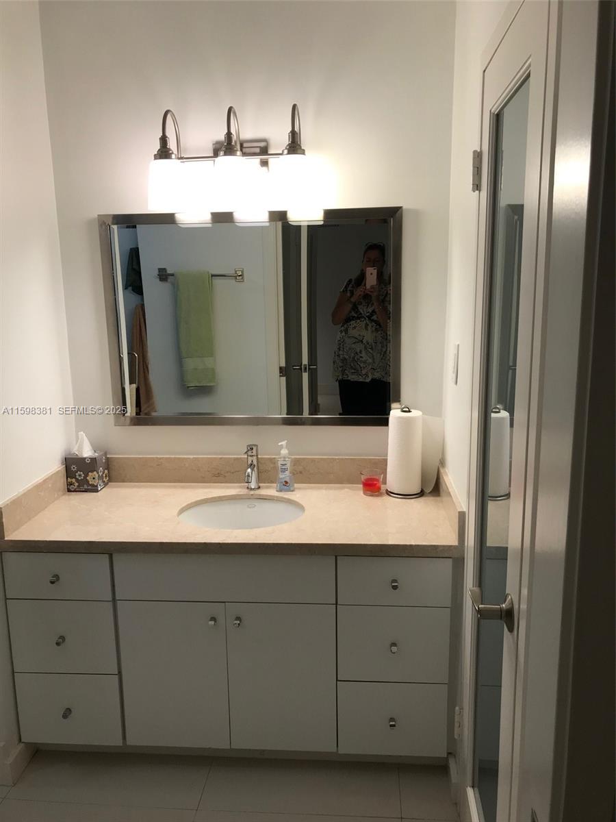 100 Lincoln Road 808 Property Photo 18