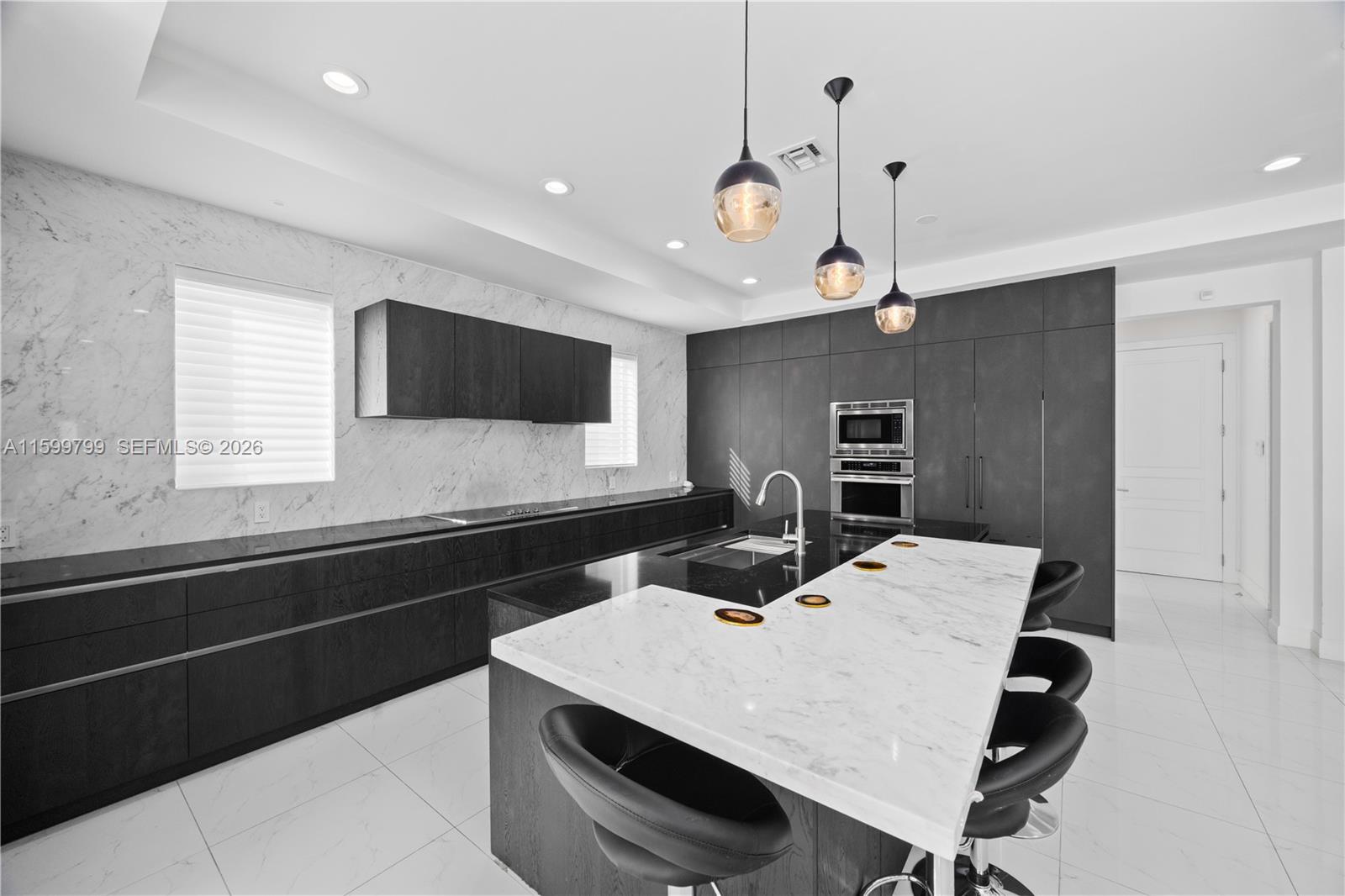 A11599799 Property Photo 18