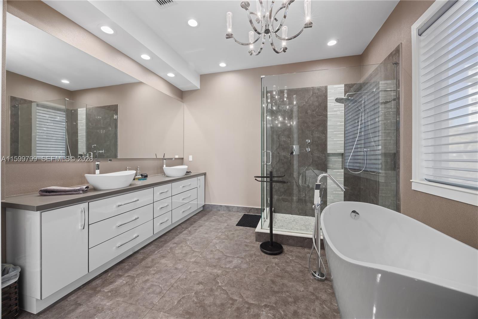 A11599799 Property Photo 25