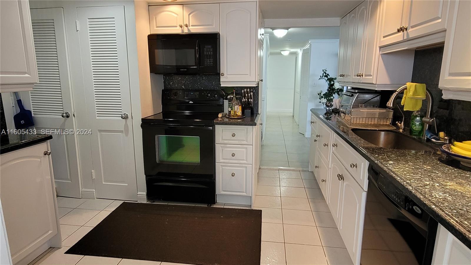 A11605433 Property Photo 15