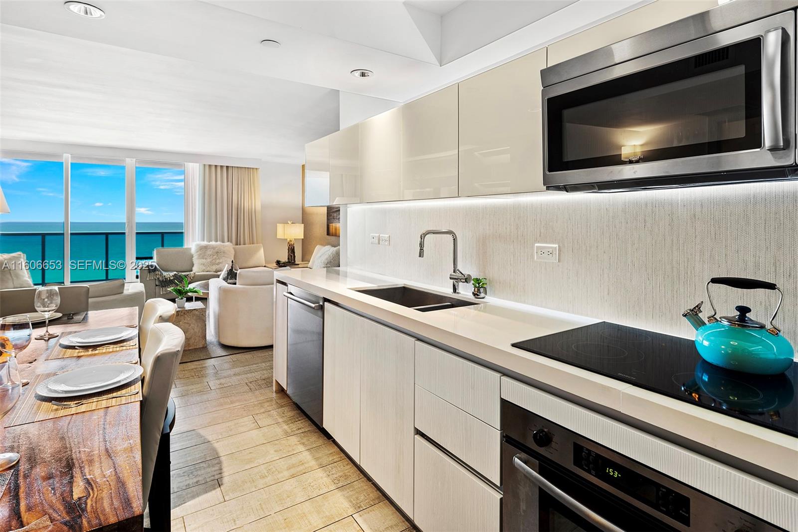 A11606653 Property Photo 11