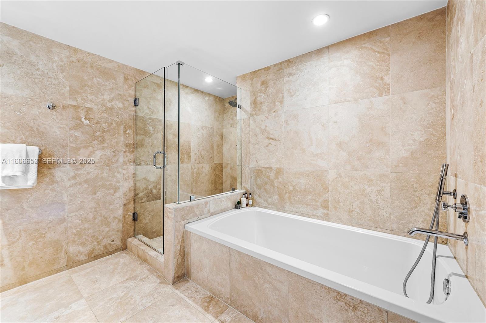 A11606653 Property Photo 22