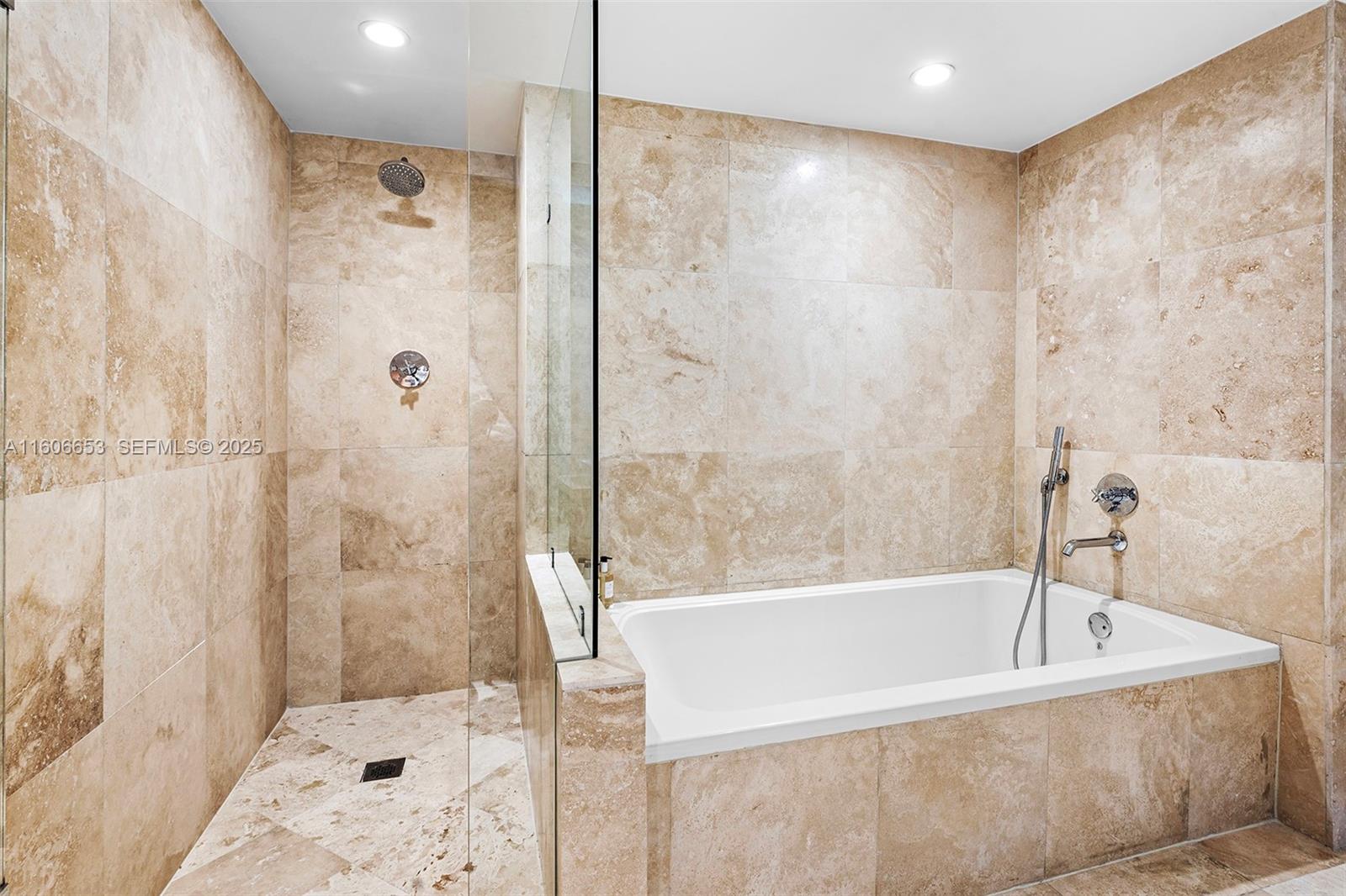 A11606653 Property Photo 23