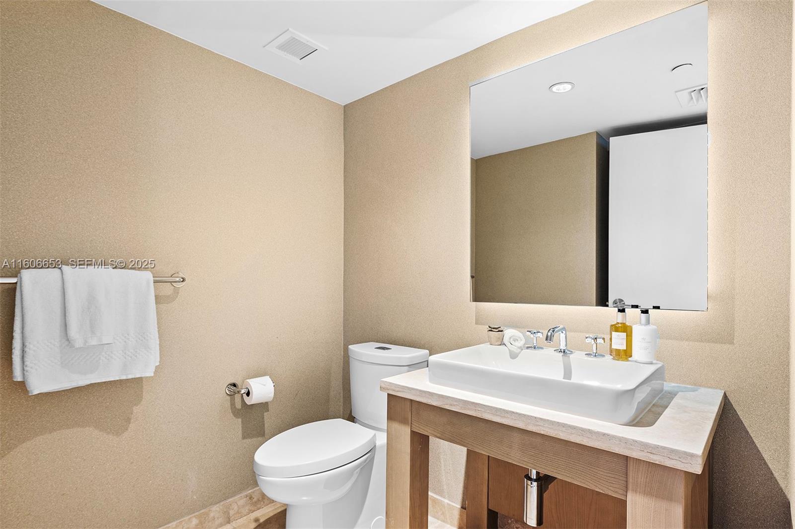 A11606653 Property Photo 33
